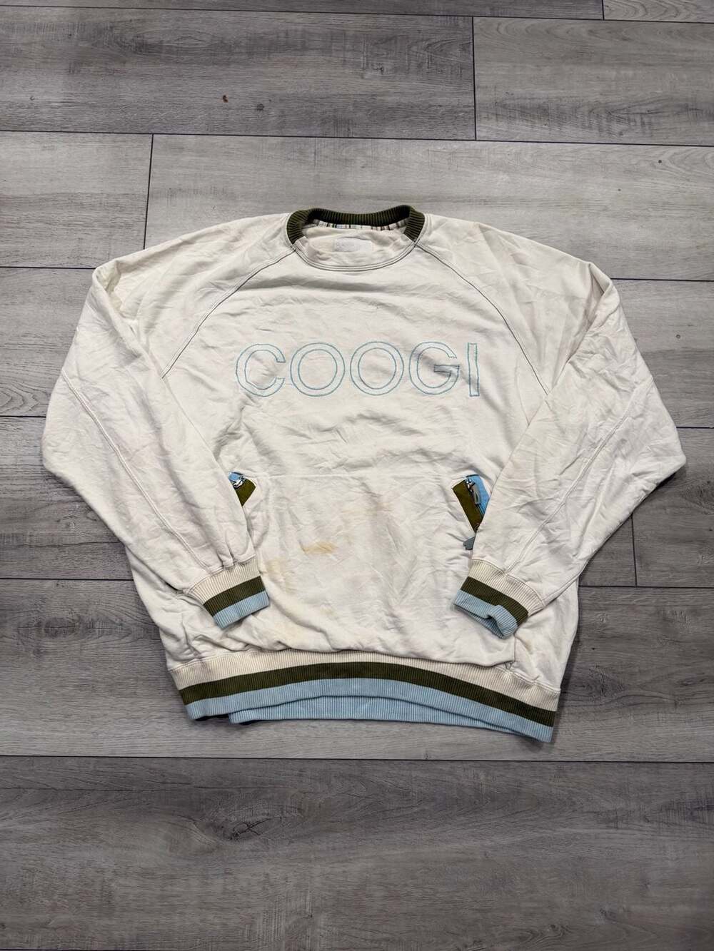 COOGI Vintage Off White Crewneck Sweatshirt with Front Pocket and Embroidered Lo